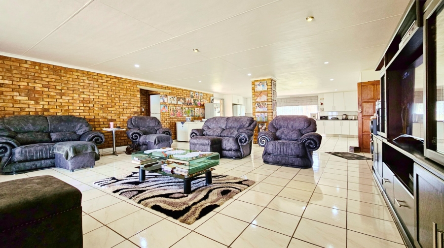 3 Bedroom Property for Sale in Oranjeville Free State